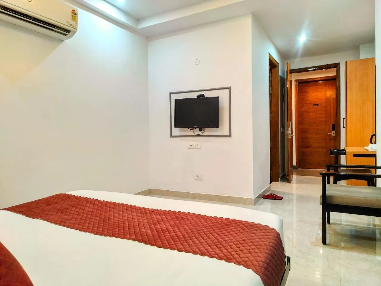 Hotel Mavens House Artemis Hospital Road 구르가온 3*,  인도