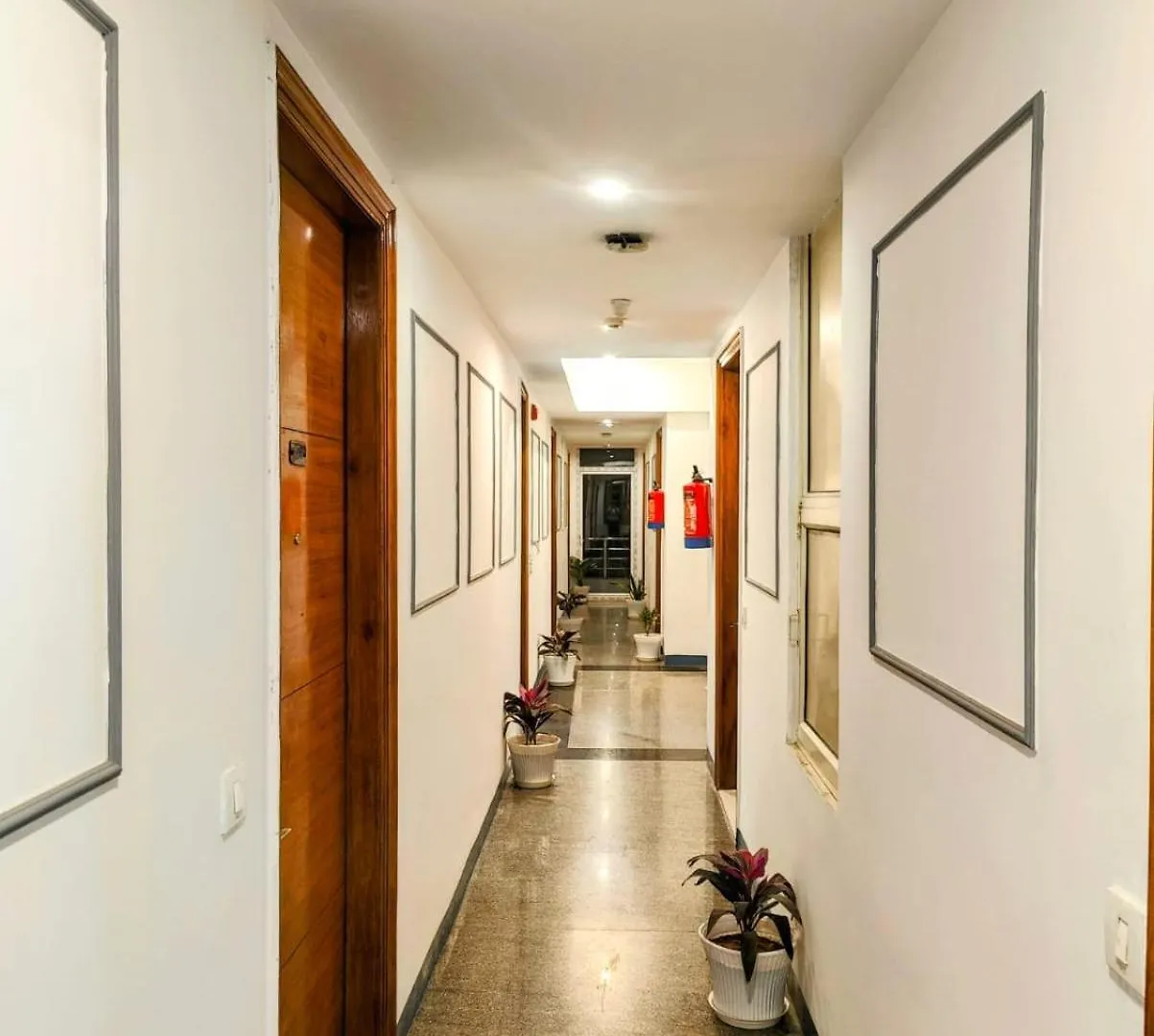 Hotel Mavens House Artemis Hospital Road 구르가온 게스트하우스