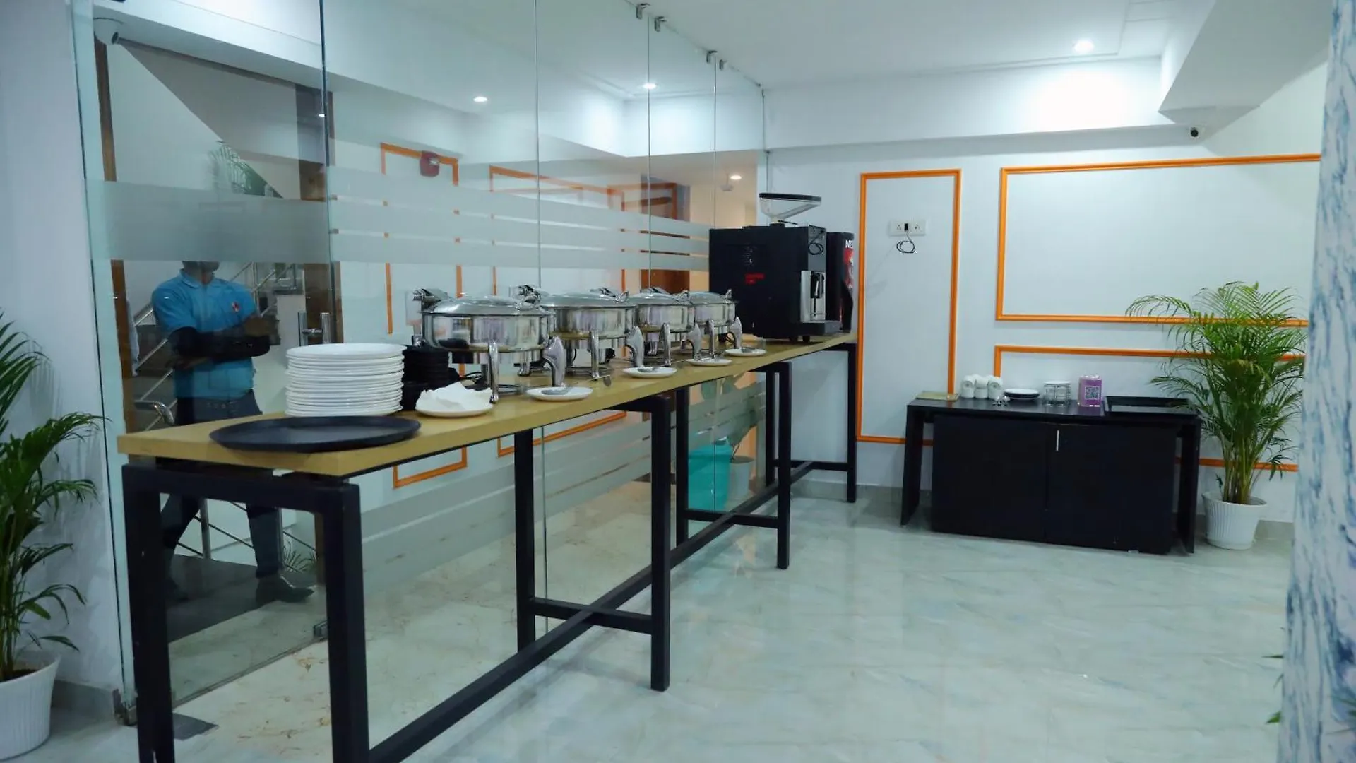 Hotel Mavens House Artemis Hospital Road 구르가온 3*,  인도
