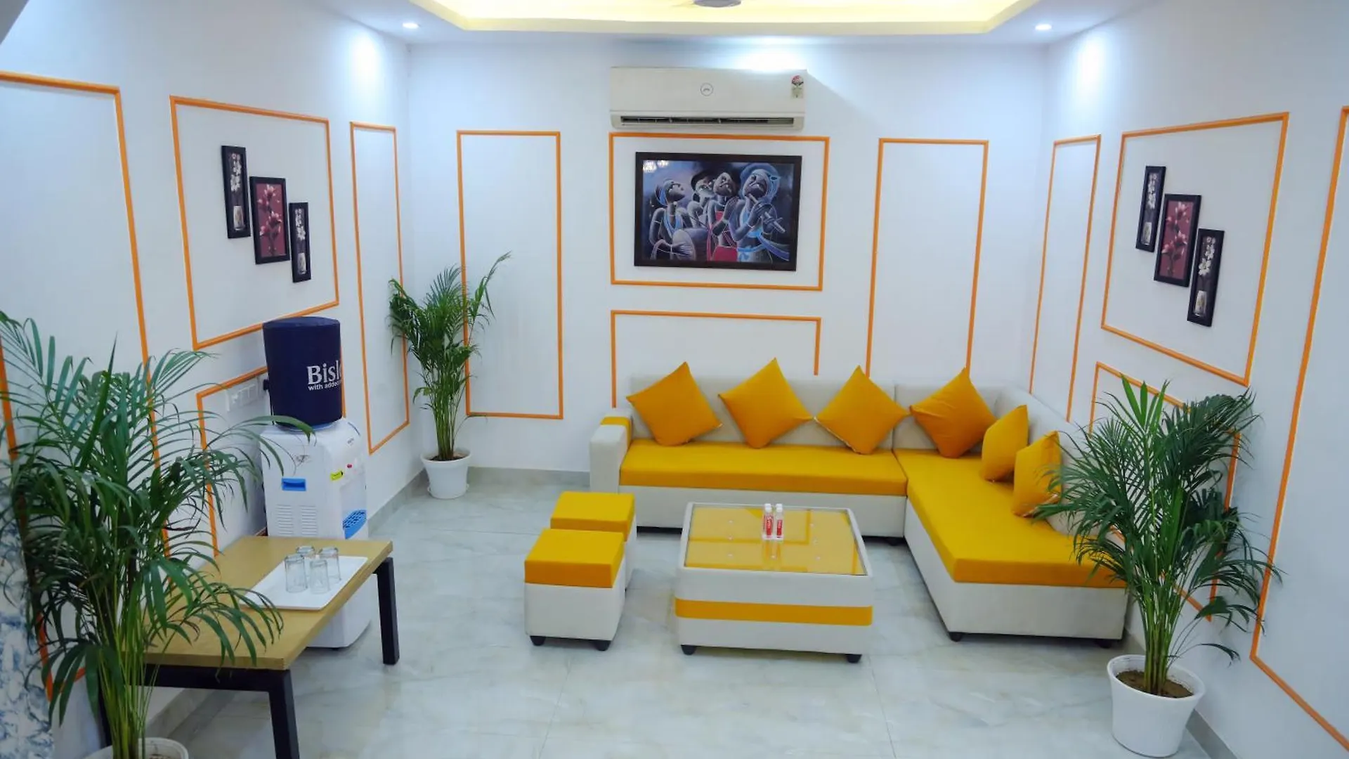 Hotel Mavens House Artemis Hospital Road 구르가온 3*,