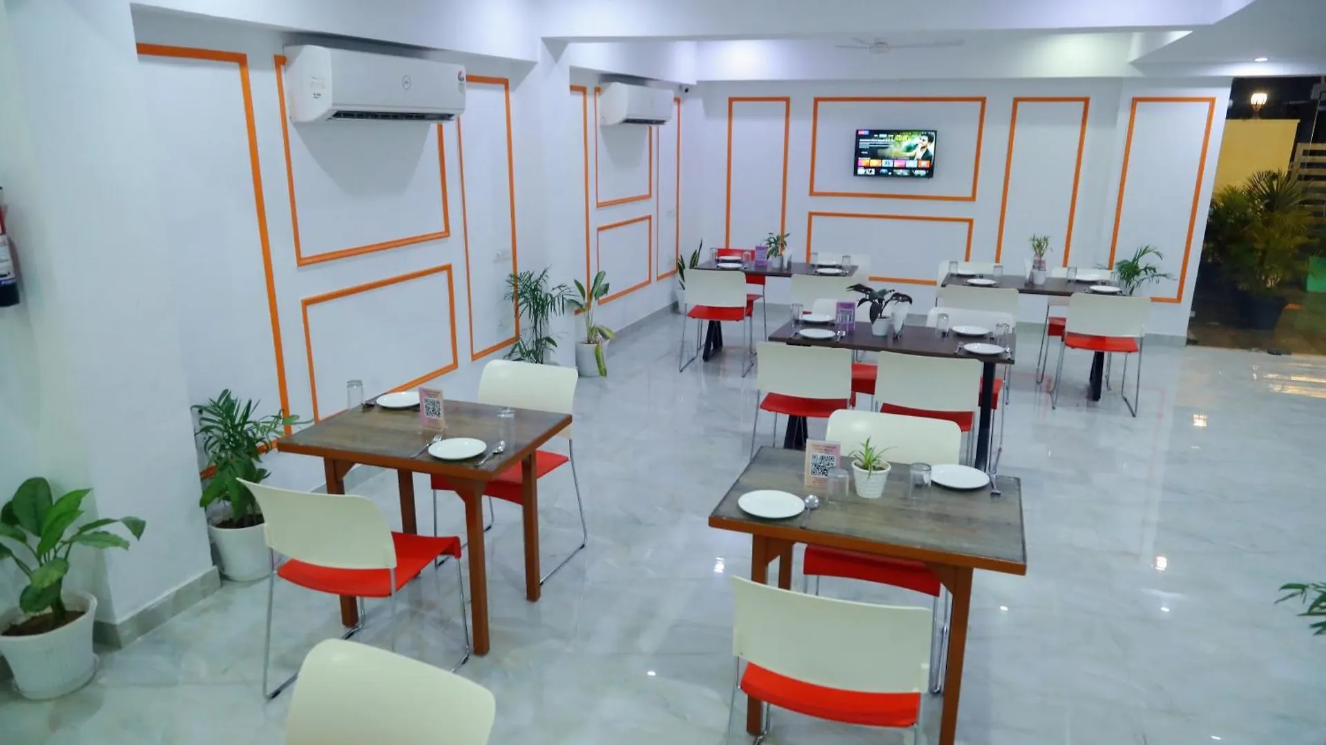 Hotel Mavens House Artemis Hospital Road 구르가온 게스트하우스