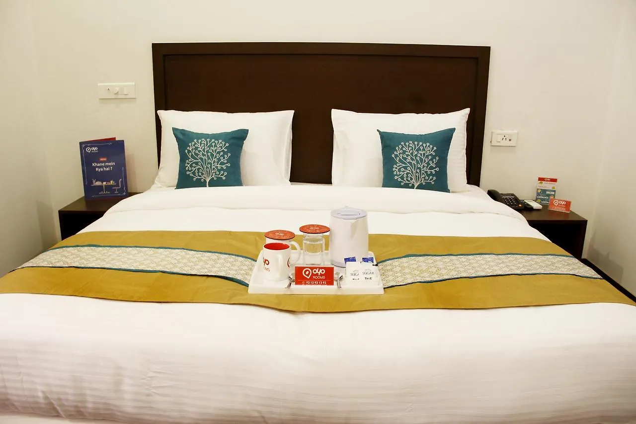 Hotel Mavens House Artemis Hospital Road 구르가온 게스트하우스