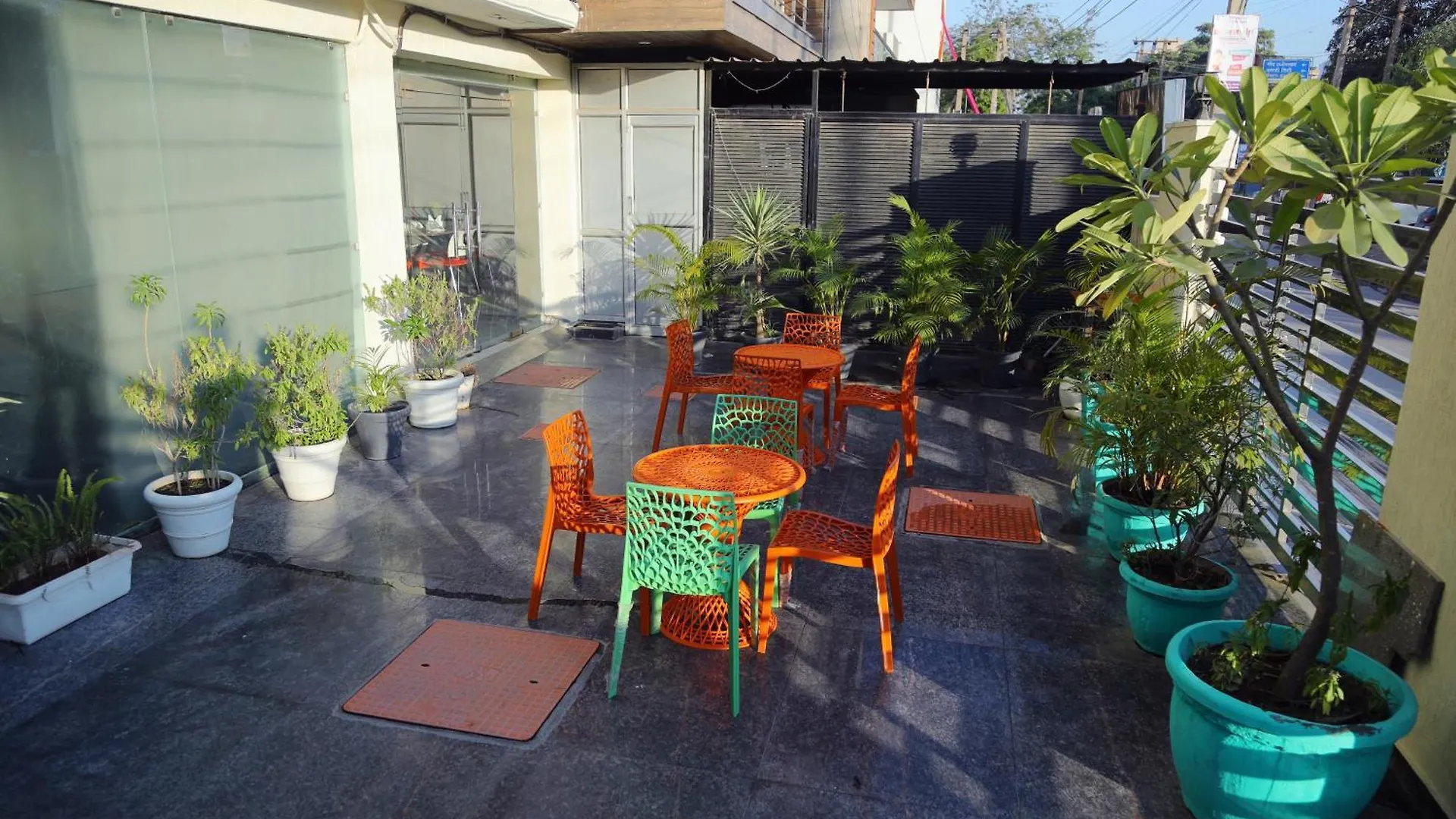 Hotel Mavens House Artemis Hospital Road Gurgáon 3*,  Indie